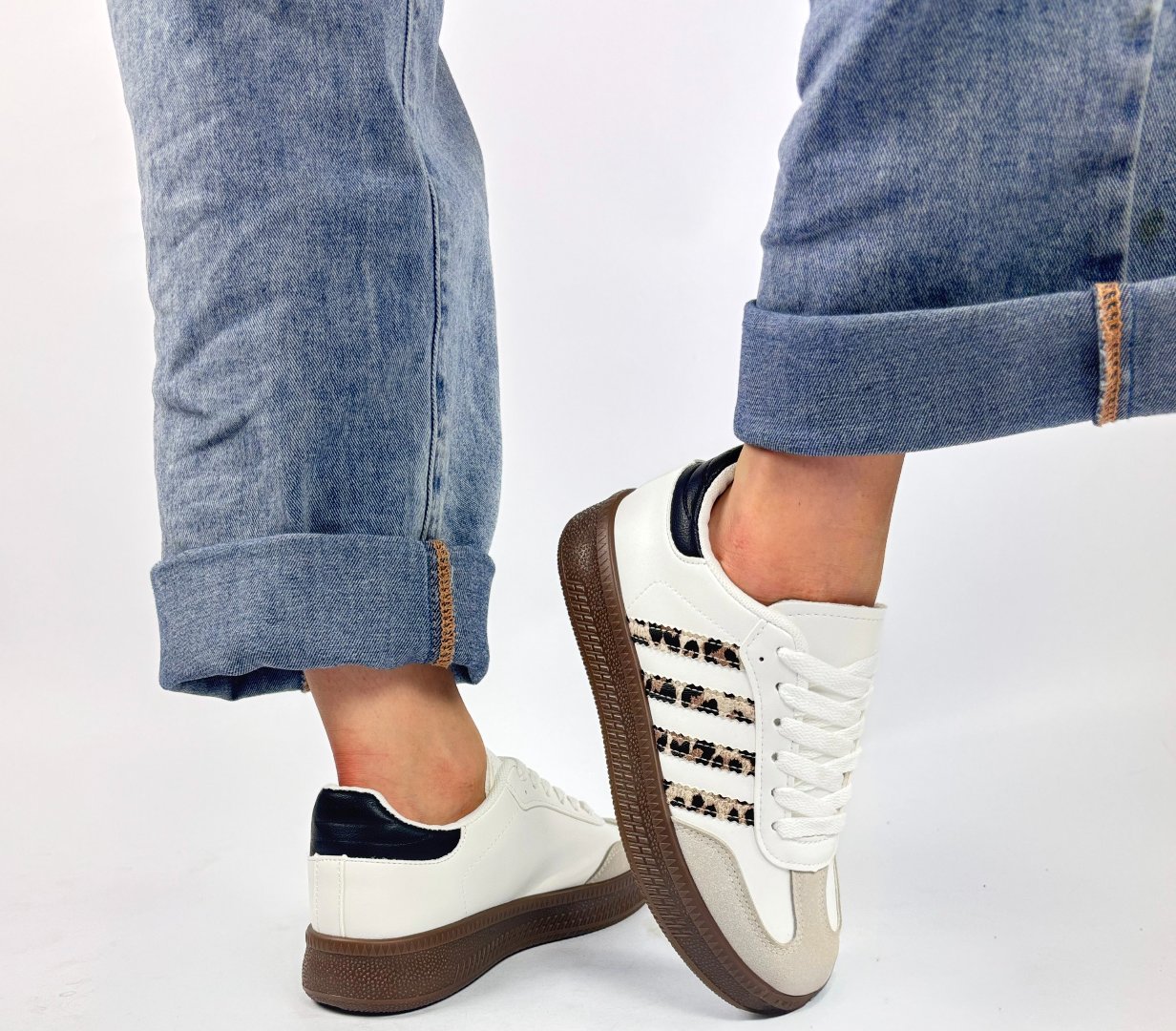 Sneakers damă albi cu model leopard și talpă retro - 2